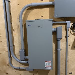 Automatic transfer switch